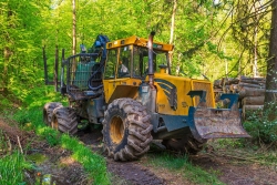 Kranrückezug HSM 904 F mit Ladekran Loglift F 91