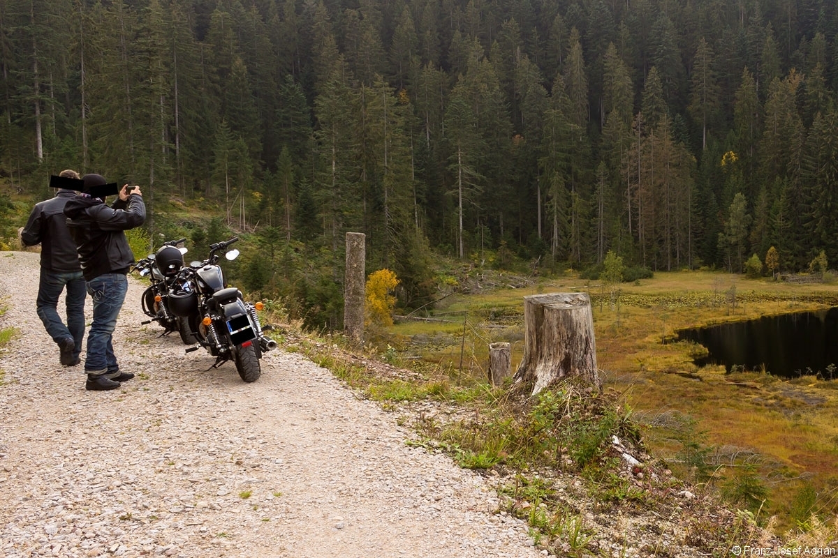 Motorrad_Huzenbacher_See